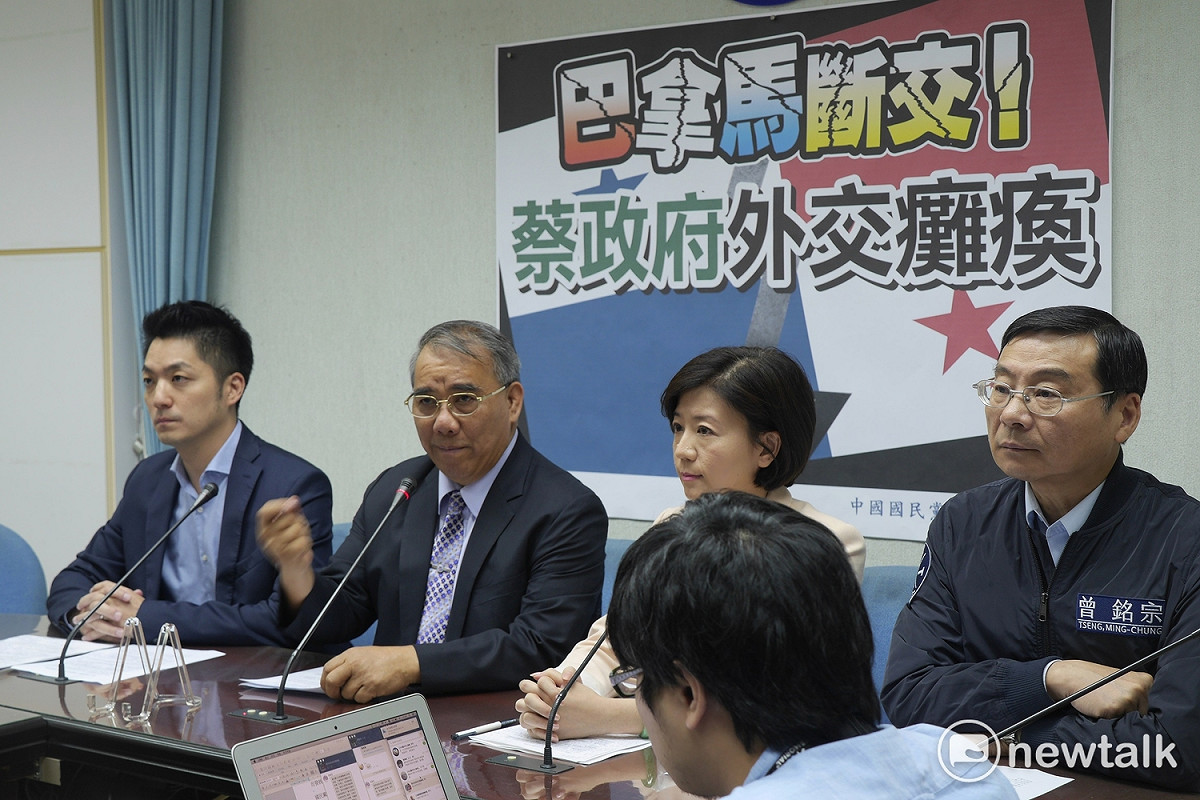 藍委紛紛表示，蔡政府對於兩岸關係沒有做出實質貢獻，首要負責任的人是蔡英文，蔡政府提出的踏實外交，「哪一天會變成踩死外交」，以及會不會造成「雪崩式斷交的骨牌效應」，令人憂心。 圖：趙婉淳／攝