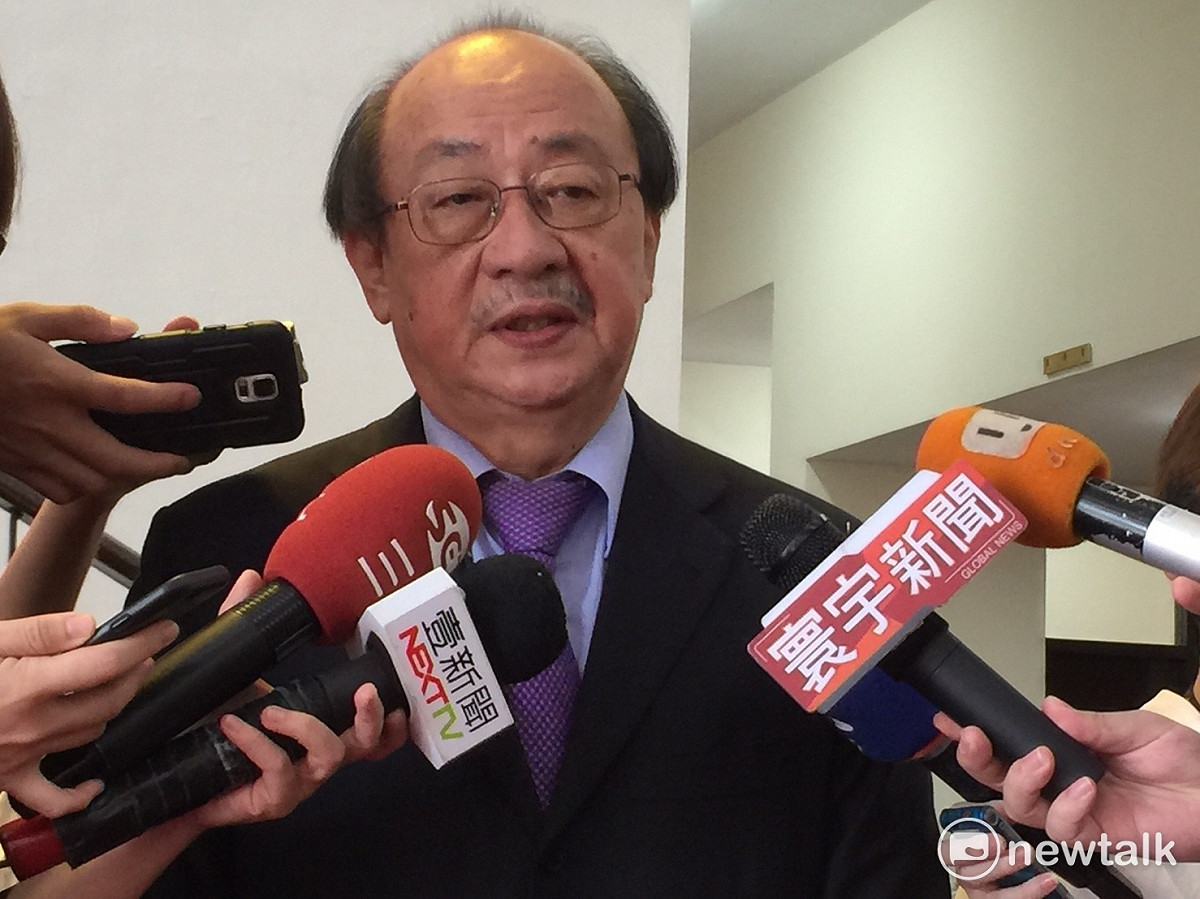 針對國民黨要求總統蔡英文在臨時會到立法院報告一事，民進黨團總統柯建銘13日表示，國民黨的提案是見縫插針。 圖：林人芳／攝