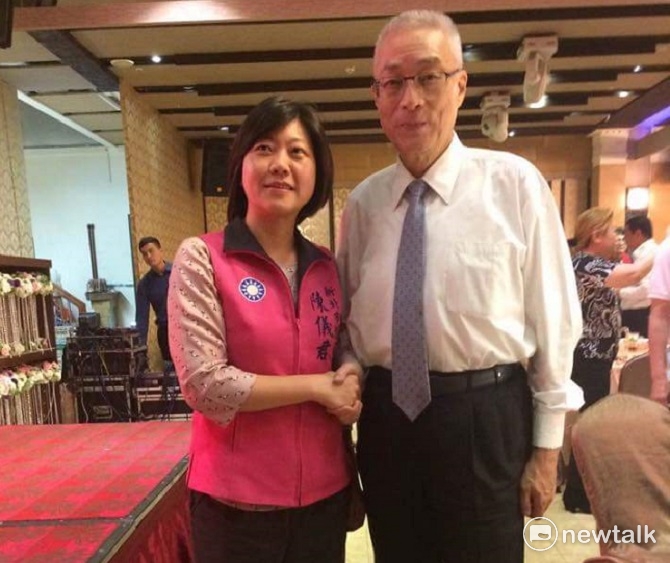今年5月初請辭國民黨婦女主任的新北市議員陳儀君，積極參選中央委員，連續參加吳敦義的台東、新北感恩餐會。 圖：王峻昌／攝