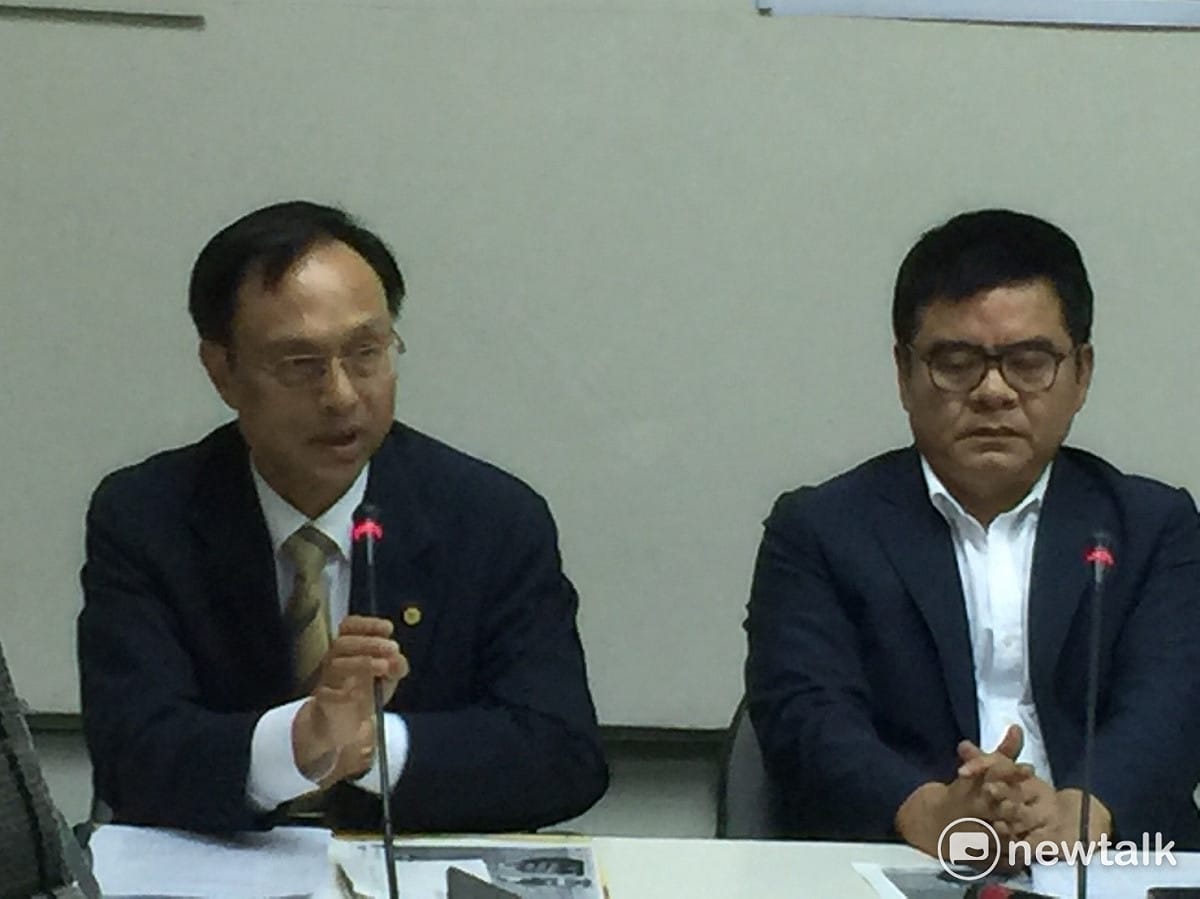 外交部亞非司長陳俊賢14日表示，目前有5個非邦交國遭到中國打壓，要求駐處一定要改名稱。 圖：林人芳/攝