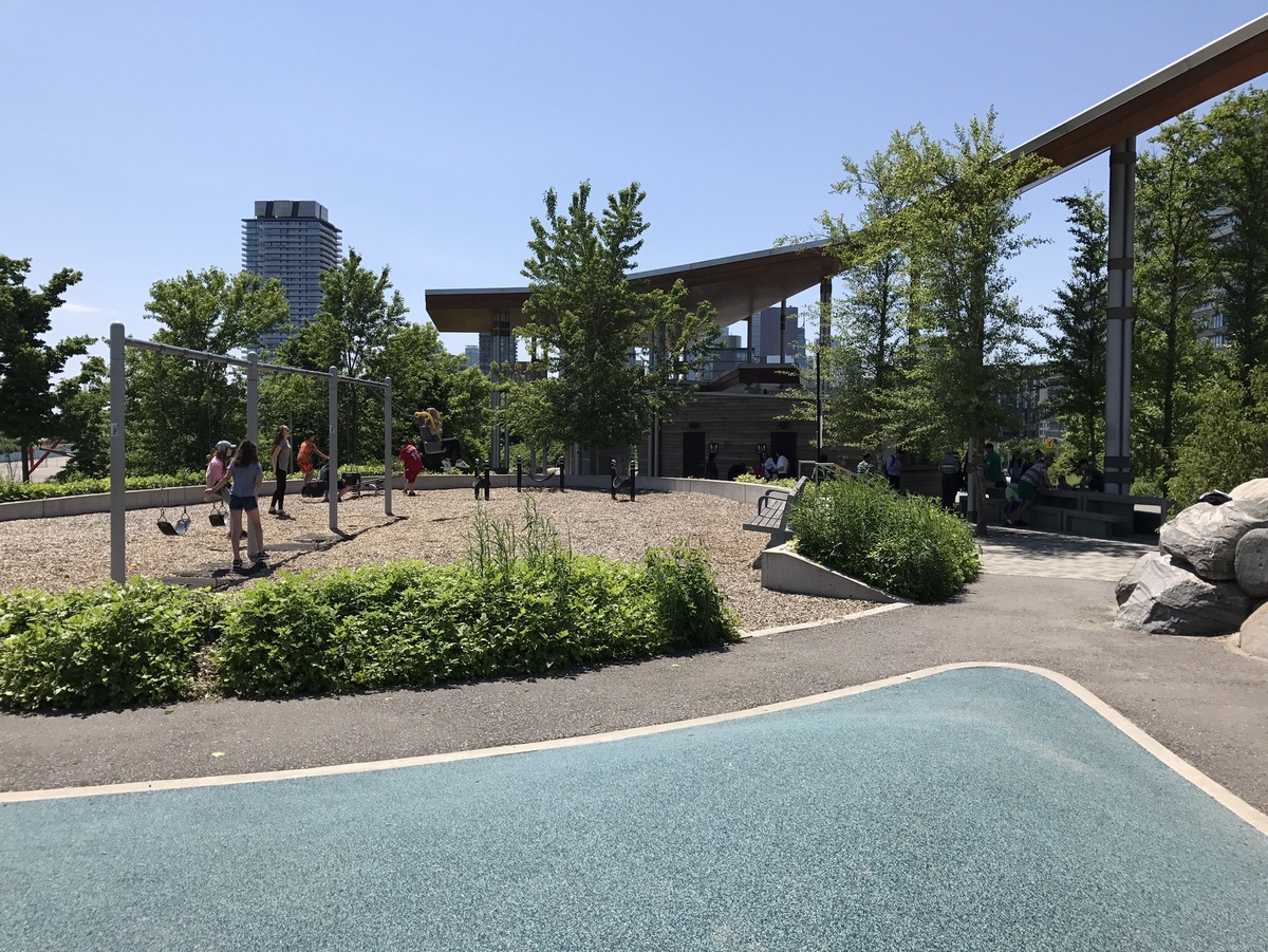 公園休憩設施。 圖 : 高雄市政府/提供