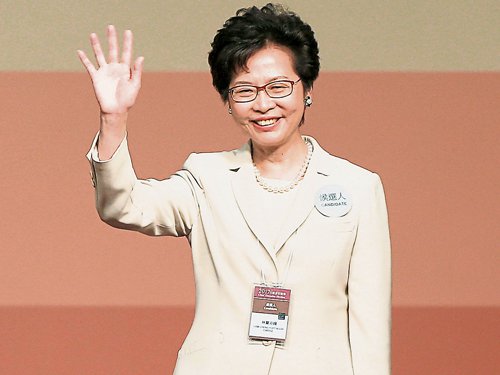 香港新任特首林鄭月娥今天接受中國媒體專訪，她指出「港獨」在香港完全沒有出路，不能讓「港獨」在香港傳播。 圖：翻攝CHINA  PRESS
