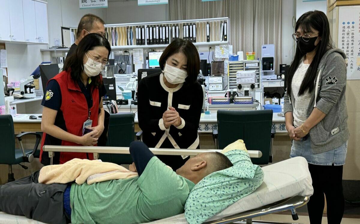 大甲媽祖百年南巡爆食物中毒 周春米探視並要求速查原因