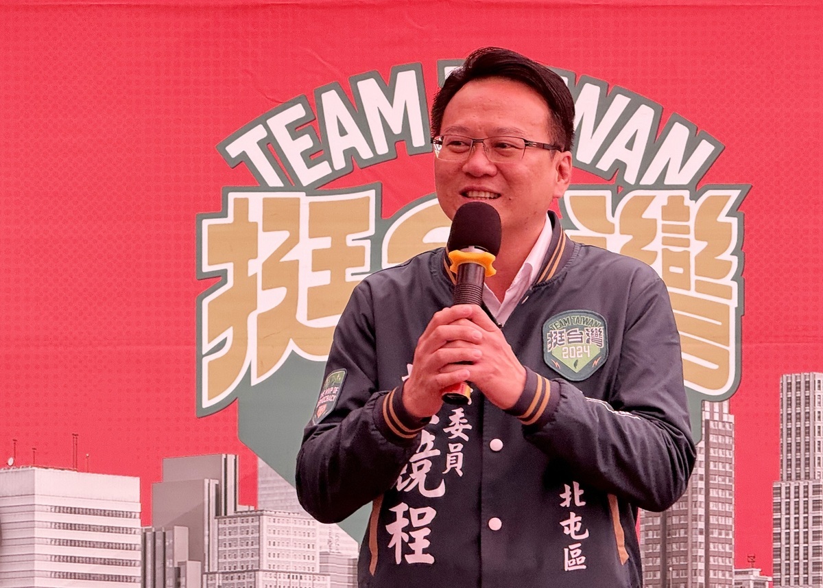 莊競程拜託盧秀燕市長不要故意不拆分而把綠線當成選舉時的「相罵本」、誣指中央卡地方。 莊競程競總/提供