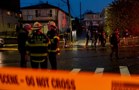 紐約市發生持刀殺人事件，5人不幸死亡，兇嫌在與警方對峙時遭擊斃。 圖 : 翻攝自環球網