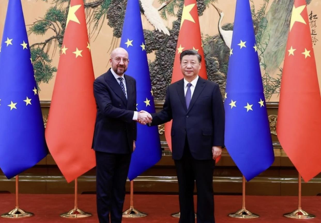 歐洲理事會主席米歇爾(左)。圖為2022年12月1日，米歇爾訪問中國。 圖：翻攝新華網(資料畫面)