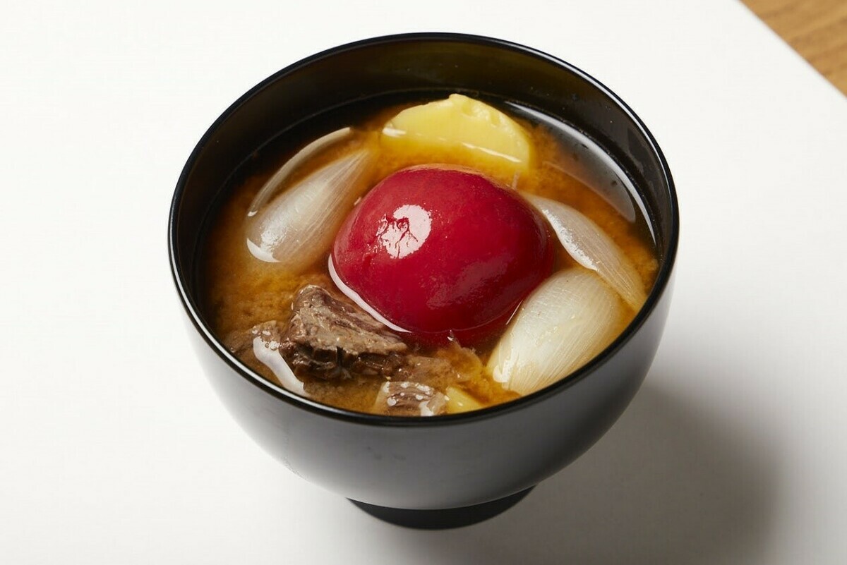在「MISOJYU」裡，料多味美的味噌湯成為早餐桌上的主角。 圖：ⒸMISOJYU／提供