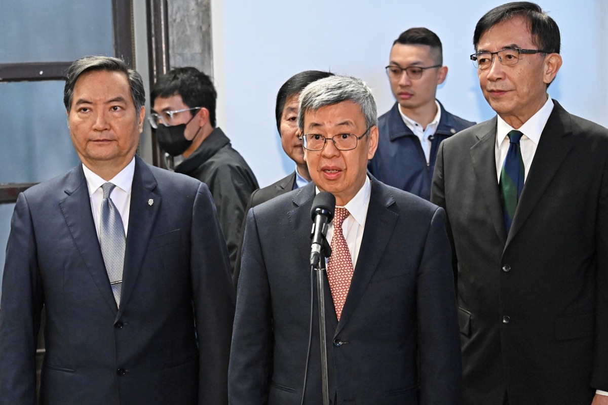 行政院長陳建仁今（8）天出席「人權郵票」發行典禮前受訪。 圖：行政院提供