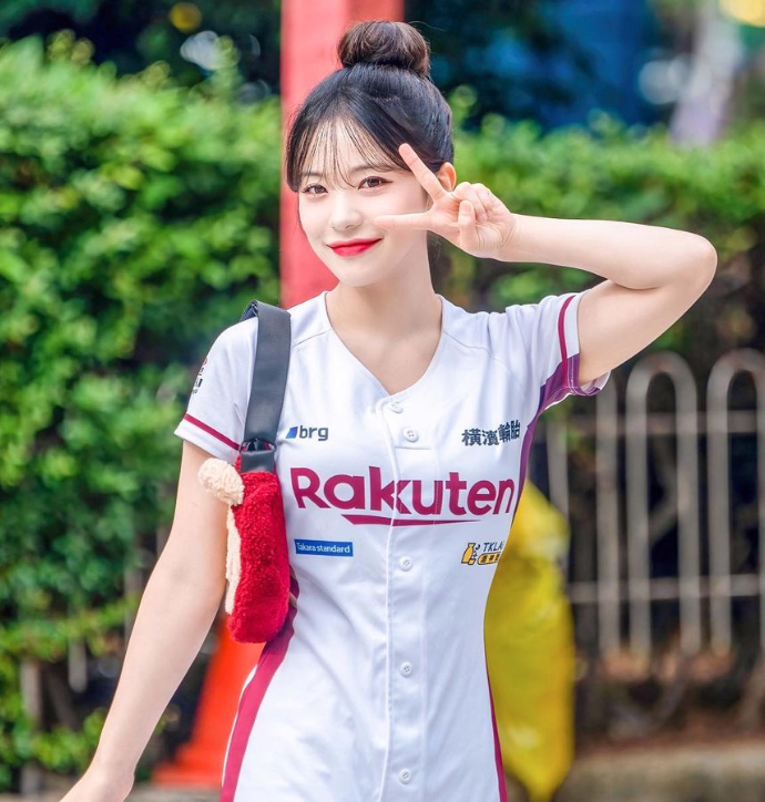 李多慧曼妙的舞姿和清純可愛的外型讓她一入隊便引起許多台灣粉絲的關注。 圖：翻攝自李多慧IG