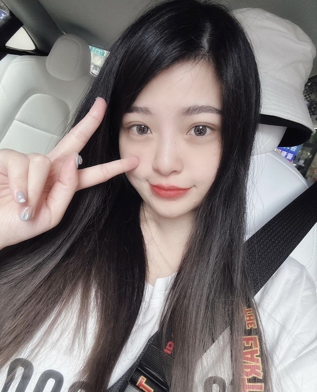 米砂提到自己擁有高達97萬訂閱的YouTube頻道遭到刪除，跟百萬訂閱能拿到的金獎牌擦身而過。 圖：翻攝自米砂IG
