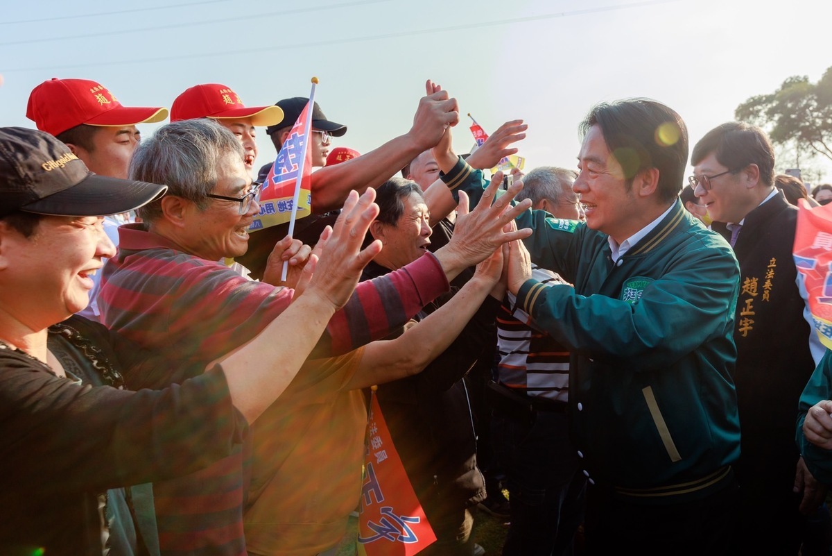 賴清德趕輔選行程，替趙正宇、林淑芬站台，受到支持者熱烈歡迎。 圖：賴清德競總提供