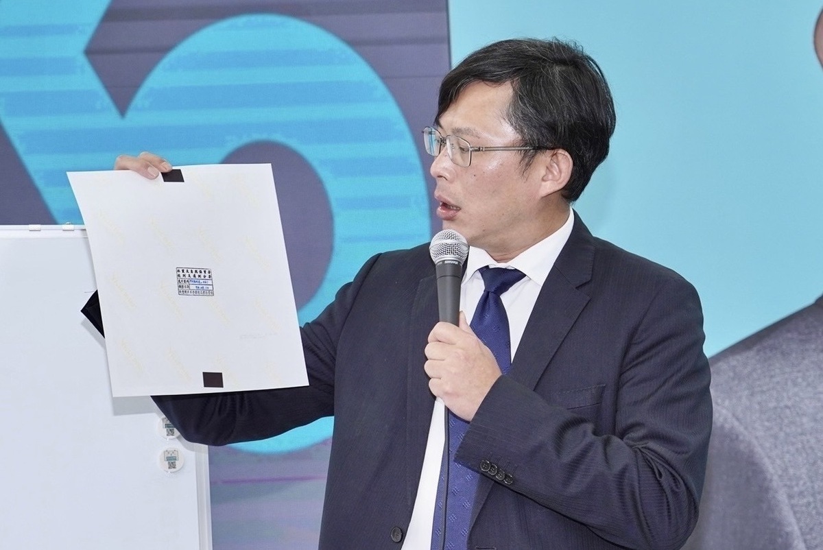 民眾黨不分區立委候選人黃國昌今(11)日公開新潮流十二貪腐護法。 圖：民眾黨/提供