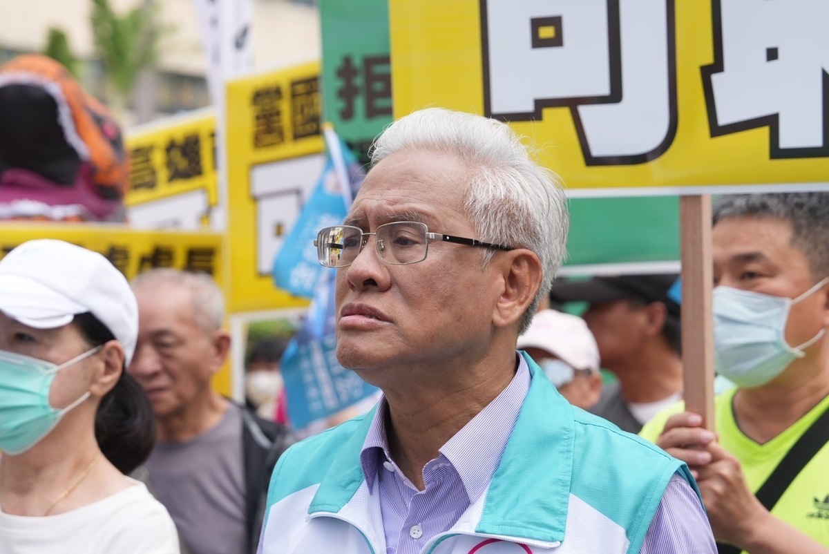 郭倍宏痛心呼籲，執政黨在「全黨救一人」，力行司法追殺外，可以正視一下台灣民眾對司法信心崩盤的問題嗎？ 圖／郭倍宏臉書
