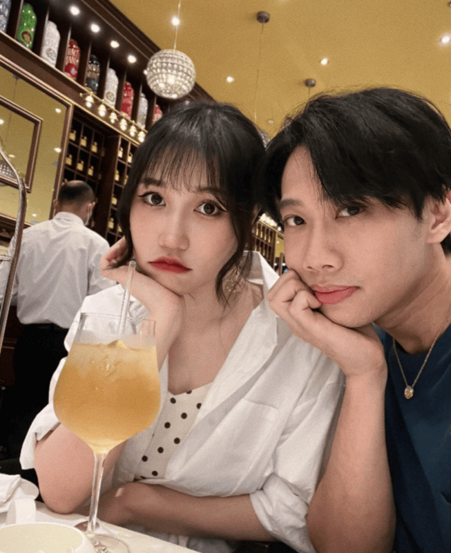 「這群人」成員尼克和妻子Ashly結婚後生下女兒Aria，一家三口幸福美滿。 圖：翻攝自IG＠nickwang1988