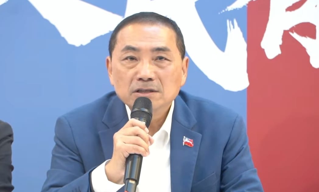 針對記者會簡報示意圖造成誤解，侯友宜特別向葛來儀致歉。 圖：林昀真/翻攝