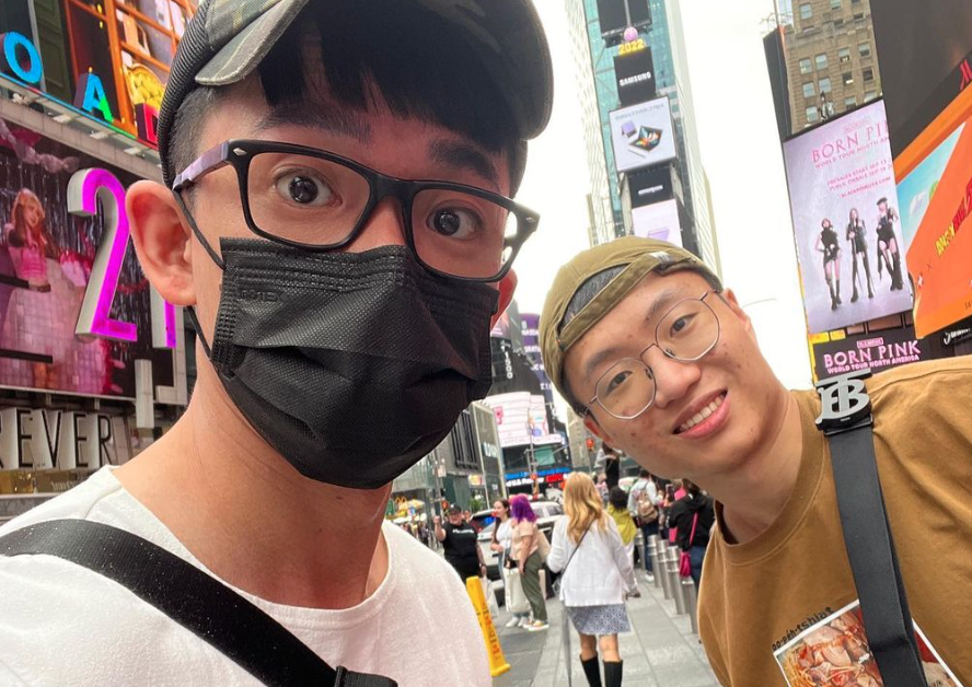 阿滴跟黃大謙感情也相當不錯，兩人常開玩笑說彼此是自己的情人。 圖：翻攝自阿滴英文IG
