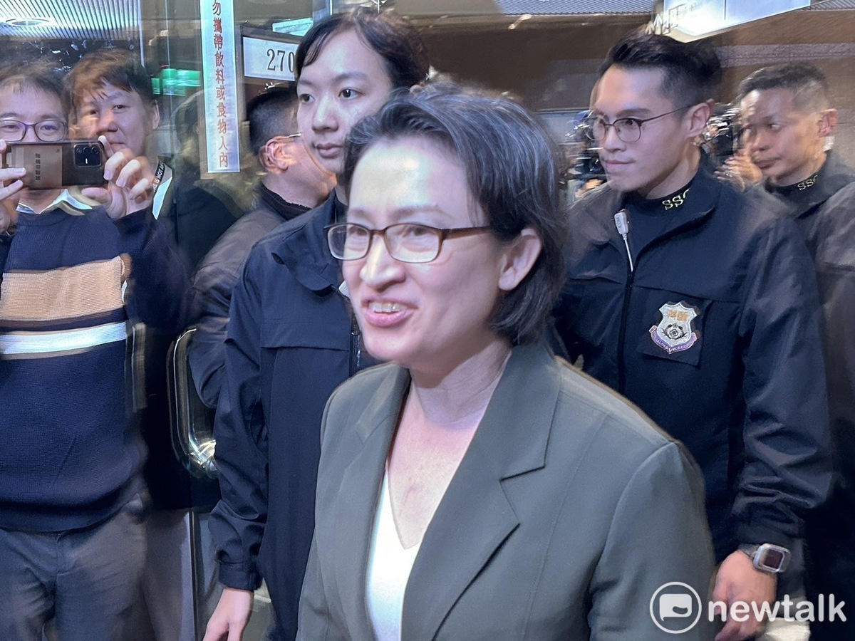 蕭美琴赴政大與青年座談。 圖：黃宣尹攝