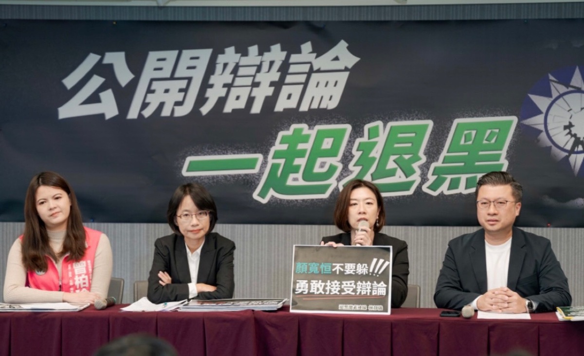 民進黨立委候選人曾柏瑜、吳音寧、立委林靜儀、發言人張志豪。 圖：民進黨提供