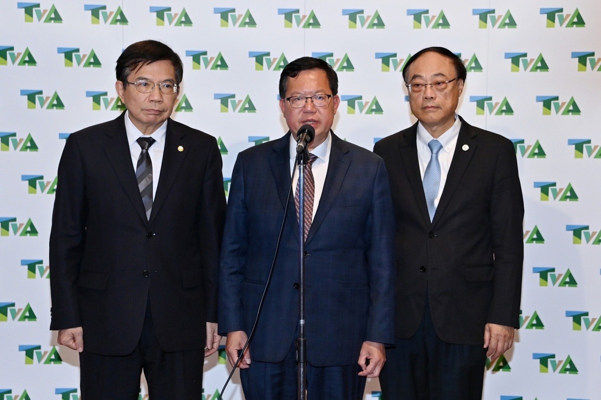 行政院長鄭文燦今（13）天下午出席「台灣觀光協會捐贈人年會暨成立67週年慶祝茶會」前受訪。 圖：行政院提供