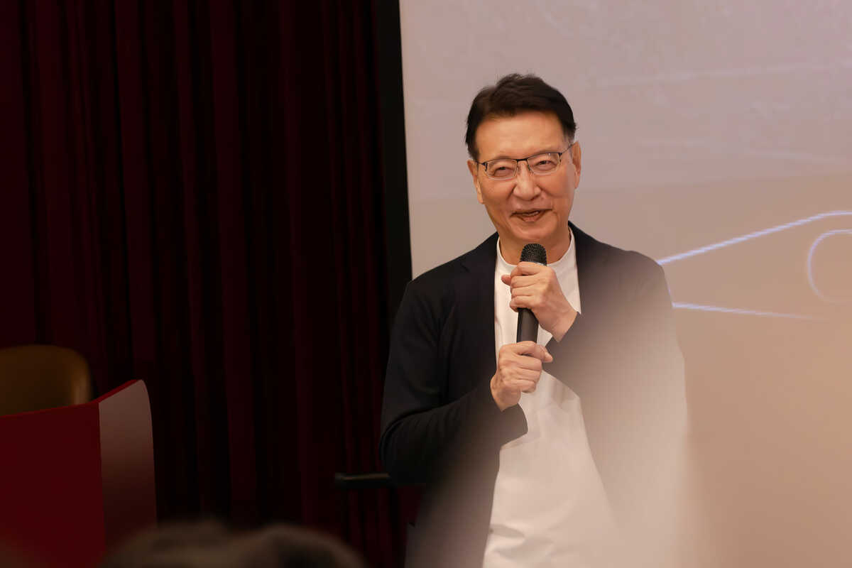 趙少康13日被問及要不要辭去中廣董事長時回應：「你越逼我越不會」。 圖：趙少康臉書