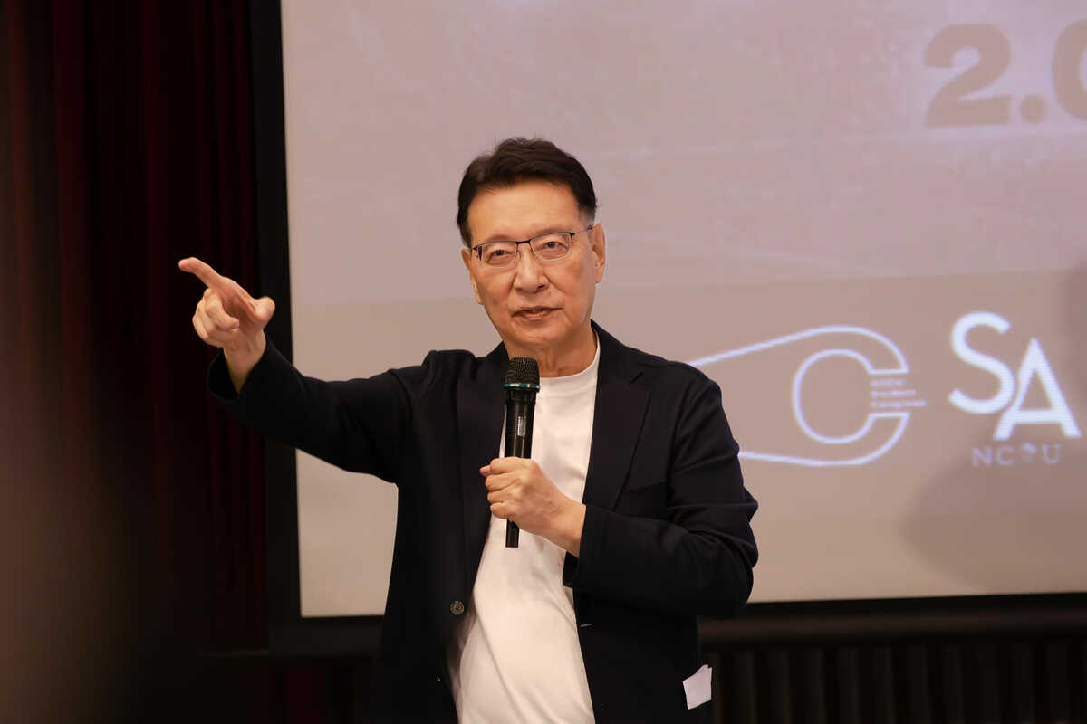 國民黨副總統參選人趙少康13日晚基到政治大學演講。 圖：翻攝自趙少康臉書
