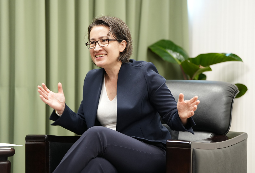 蕭美琴接受經濟學人雜誌專訪。 圖：賴清德競總提供