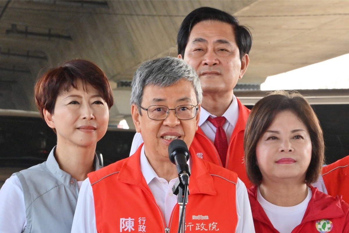 行政院長陳建仁今（15）天上午到台南視察「國道8號台南系統交流道改善及跨南133路口立體化工程」前受訪。 圖：行政院提供