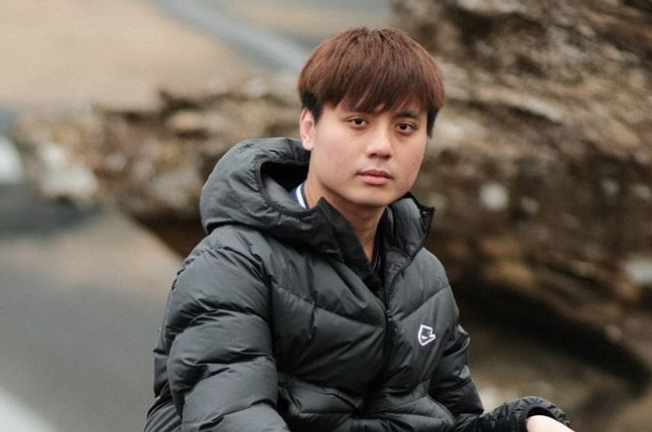 Maple自S3賽季起就成為《英雄聯盟》職業選手，如今已打了10年的職業賽，今年世界賽遭淘汰後Maple也表示自己陸續有一些職業傷害，有考慮要退休。 圖：翻攝自楓棠IG