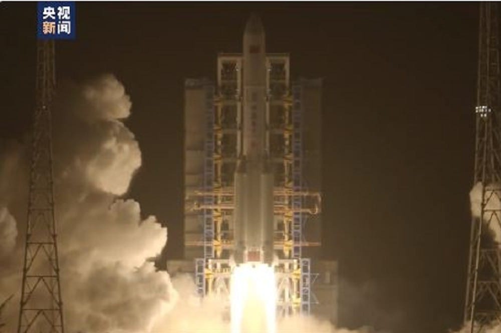 中共於甘肅酒泉衛星發射中心執行運載火箭搭載衛星發射任務。（示意圖） 圖：翻攝央視微博
