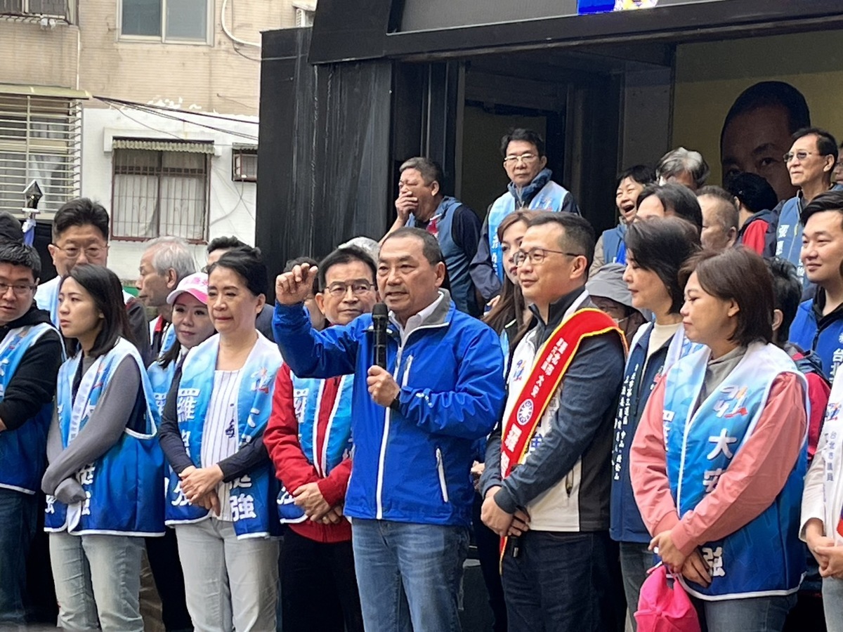 國民黨總統候選人侯友宜今(16)日出席立委候選人羅智強競總成立大會。 圖：金大鈞/攝
