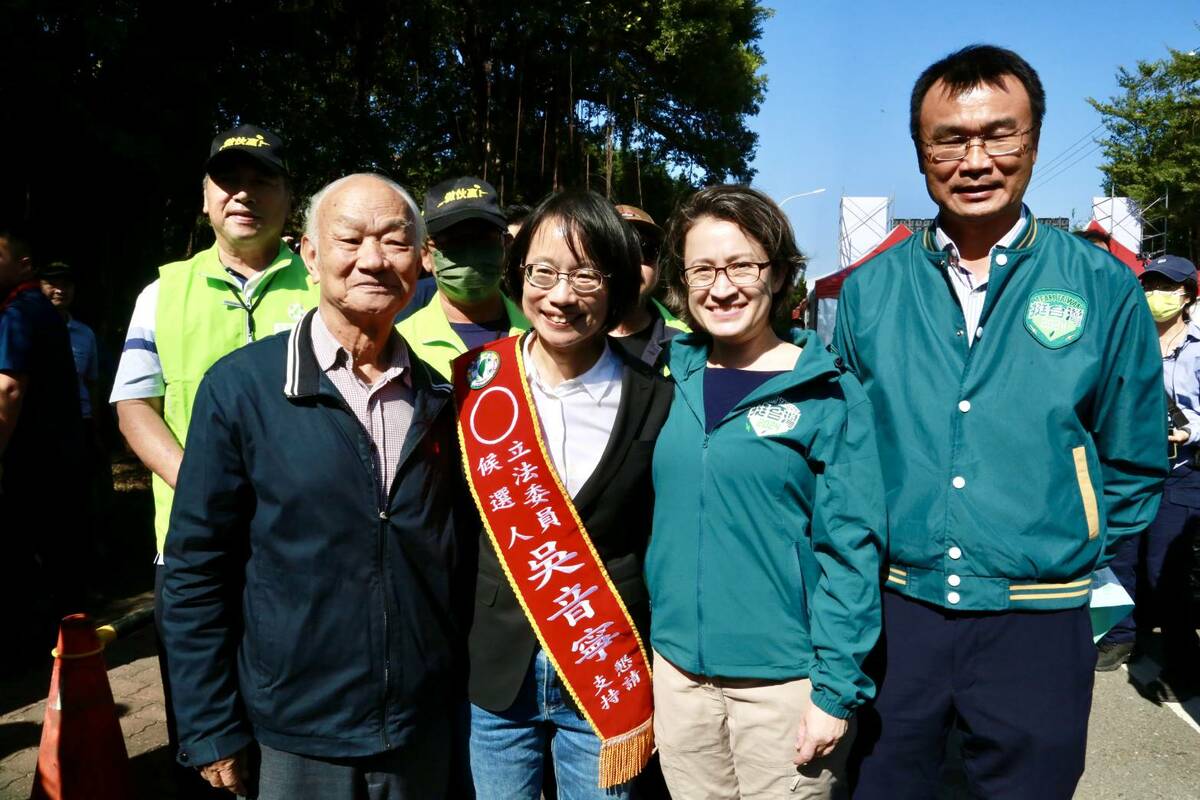 民進黨副總統候選人蕭美琴與農業部前副長陳吉仲赴彰化力挺吳音寧。 圖：賴清德競選辦公室/提供
