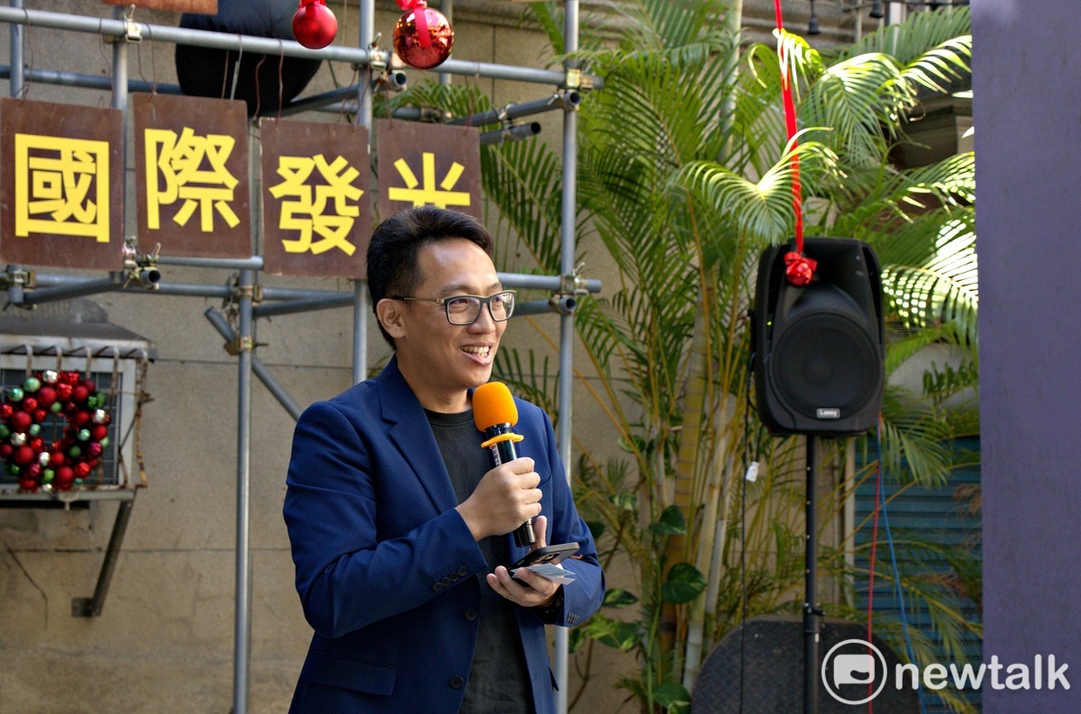總監許清皓表示，當時只是要找間70坪的辦公空間，沒想到發現了700坪的好地方。 唐復年/攝
