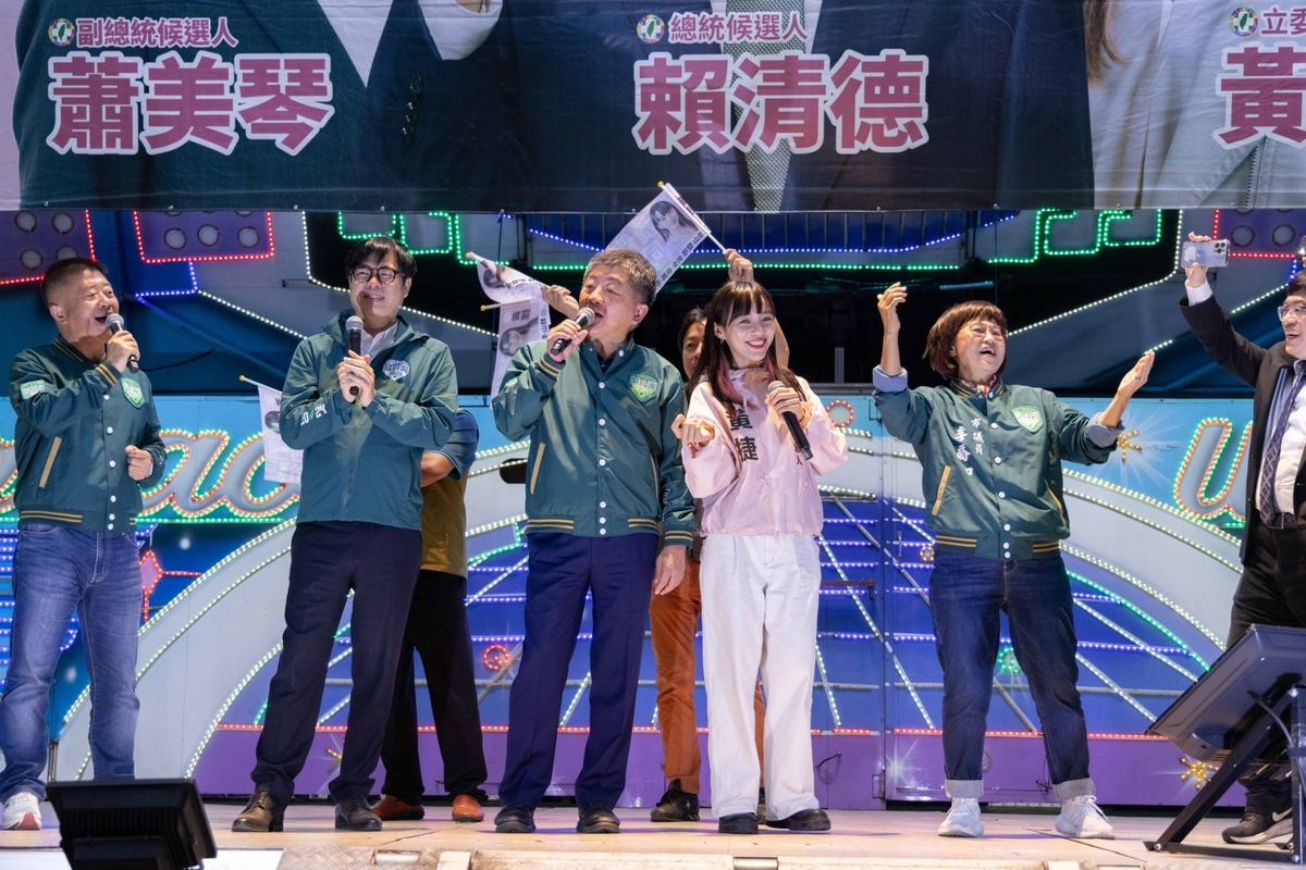 黃捷東苓雅後援會成立大會變演唱會。 圖：黃捷競總/提供