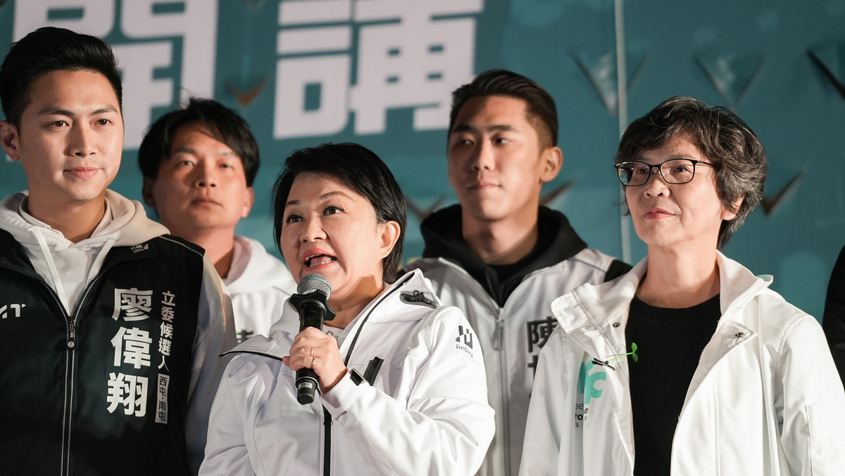 立委選舉期間，盧秀燕多次幫蔡壁如站台輔選。如今，盧秀燕延攬蔡壁如進入台中市政府做市政顧問。 圖：蔡壁如競總提供。(資料照)