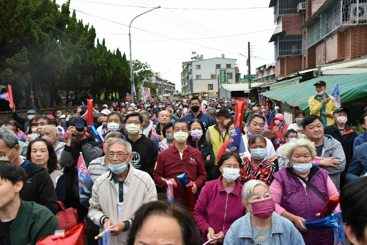 現場擠進兩、三千人。 圖：孫家銘攝