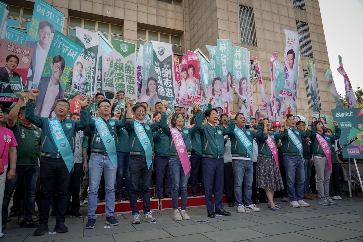 民進黨台中市共有5名現任立委競選連任，另外3位新人也持續衝刺拚勝選。 圖：翻攝自江肇國臉書