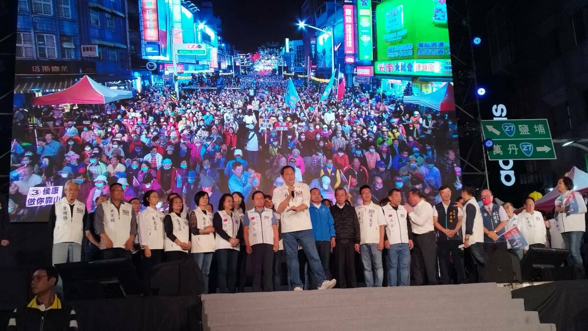 現場估計湧入3萬人。 圖：孫家銘攝