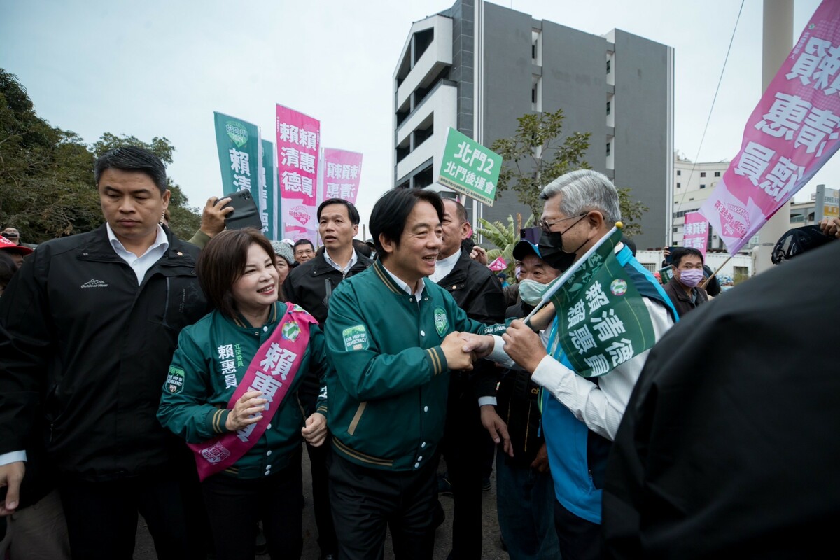 民主進步黨主席暨總統候選人賴清德今日（17）在台南行程滿檔，下午出席「賴清德、蕭美琴、賴惠員聯合競選總部成立大會」。 圖：賴清德競總提供