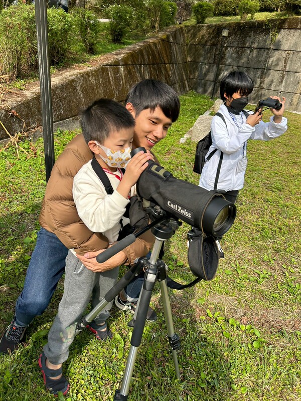 鳥類觀察家。 圖：東眼山自然教育中心／提供