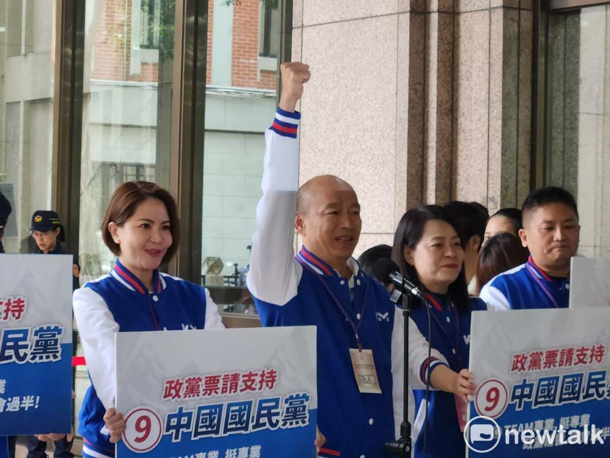國民黨由韓國瑜代表赴中選會抽籤。 圖：黃建豪/攝