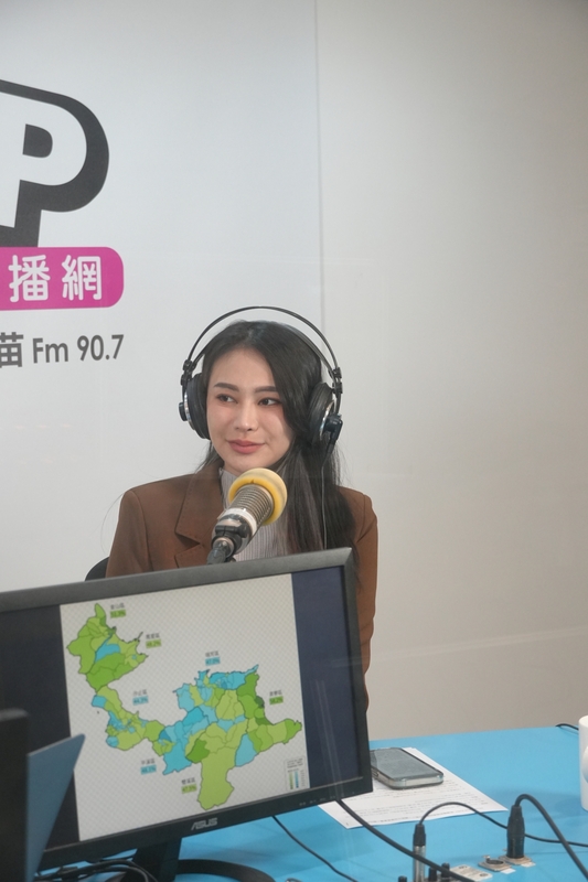 新北市第12選區立法委員參選人賴品妤今（20）日接受POP Radio《POP撞新聞》主持人黃暐瀚專訪。 圖：《POP撞新聞》提供