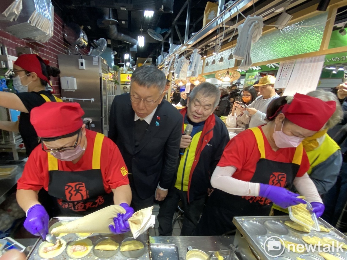 民眾黨總統候選人柯文哲赴南門市場掃街。 圖：周煊惠 / 攝