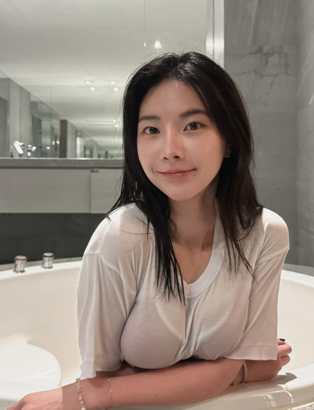 YouTuber「奎丁」從不吝於分享辣照，在直播圈與YouTube圈都累積超高人氣。 圖：翻攝自IG＠zamy_ding