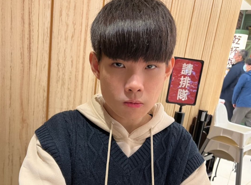 NL挑戰遊戲《聯盟戰棋》推出的「鵝鵝騎士舞」。 圖：翻攝自NL IG