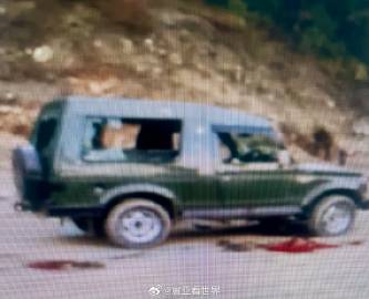 克什米爾 21 日爆發武裝衝突，印度軍裝甲車在該地區遭到武裝份子襲擊，造成 4 名士兵死亡。 圖：翻攝自微博「寰亞看世界」