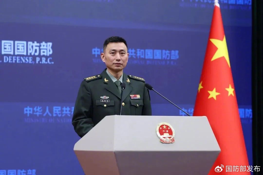 中國國防部發言人張曉剛強調和平太空利用，反對太空武器化。 圖 : 翻攝自中國國防部微博