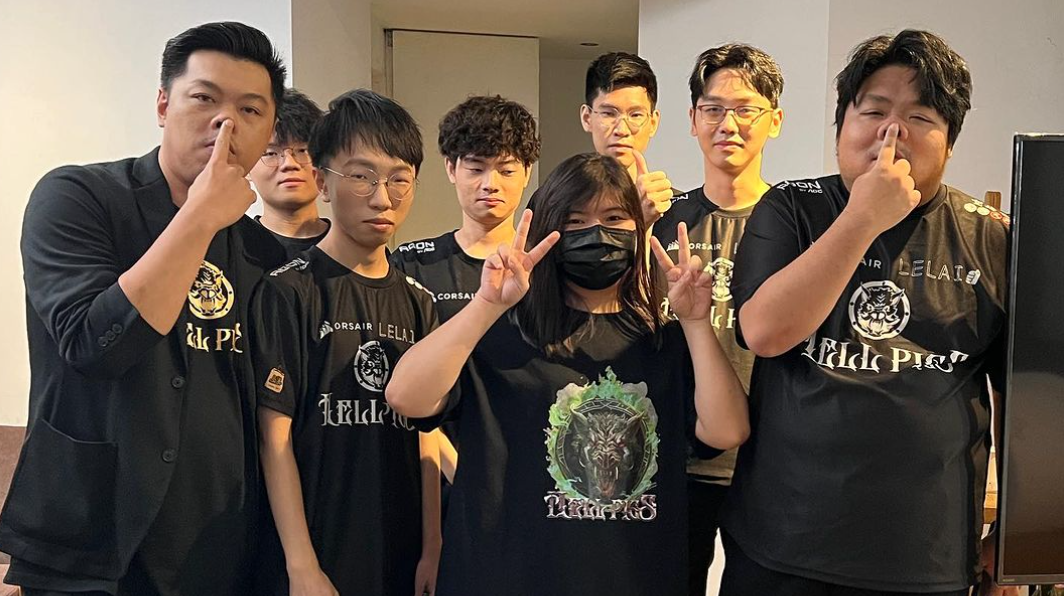 地獄豬的隊經理笑笑（前中）目前已離職，而笑笑做為目前蹦蛙娛樂最後一名資深員工，她的離職讓眾多粉絲都相當震驚與不捨。 圖：翻攝自笑笑IG