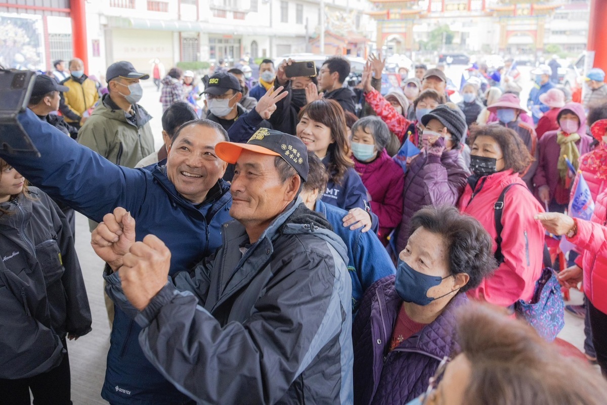 侯友宜今回家鄉嘉義拜票。 圖：侯友宜競辦/提供