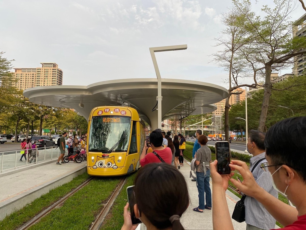 高雄輕軌即將成圓。 圖：高雄市政府/提供