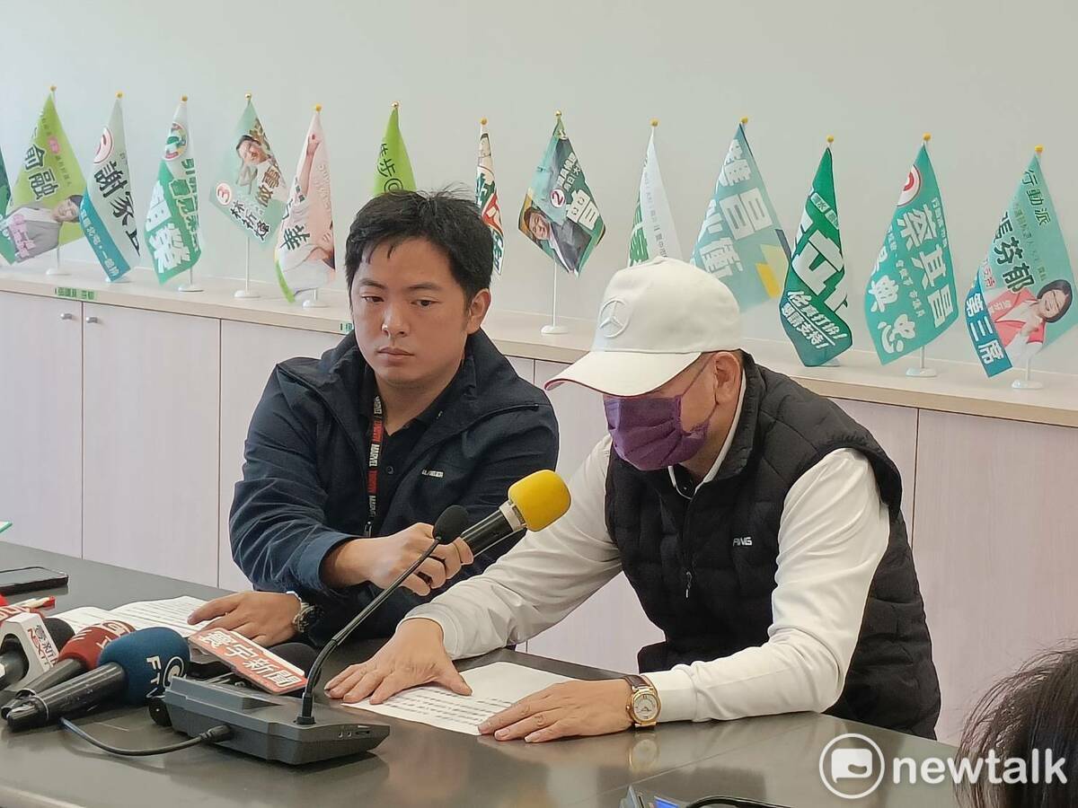 蔡耀頡請出前女友的父親邱男召開記者會，指控這一切都是立委候選人羅廷瑋的政治操作。 唐復年/攝